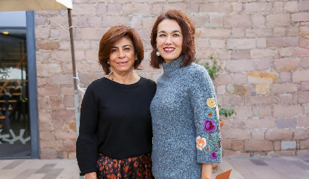 Adriana Sánchez y Mariza Gonzáles.