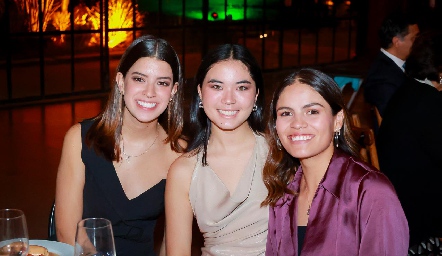  Cinthia González, Azae Valle y Mariana Limón.