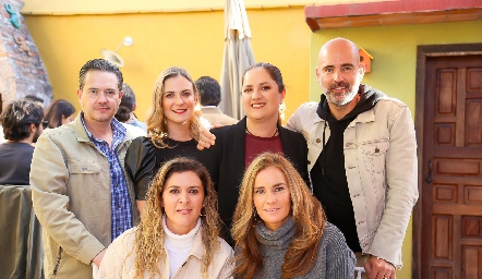  Alex y Sandra Pérez, Liliana Meade, Polo de la Garza, Paola Vázquez y Lorena Quiroz.