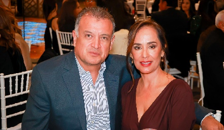  Julio García y Viviana Gonzalez.