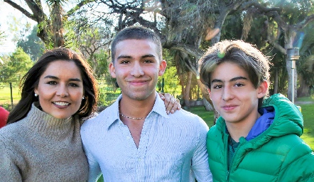  Lorena Torres, Daniel y Diego Carreras.