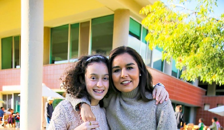 Paula Morales y Lorena Torres.