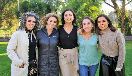  Martha, Susana, Maru, Nardine y Lorena.