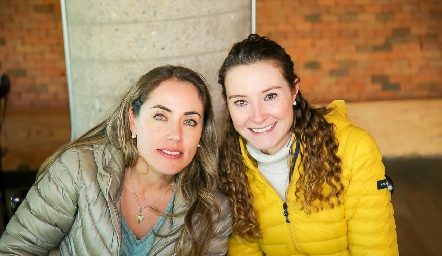  Nardine Chevaile y Gaby Cardozo.