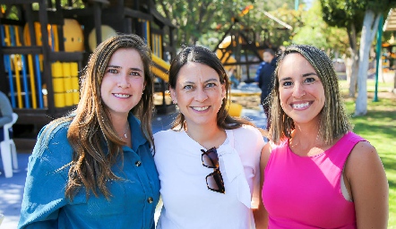  Carmelita Berrueta, Julene Arsola y Úrsula Ortuño.