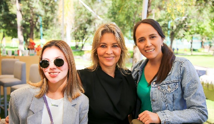  Renata Acebedo, Elsi Guerra y Karen CAstillo.