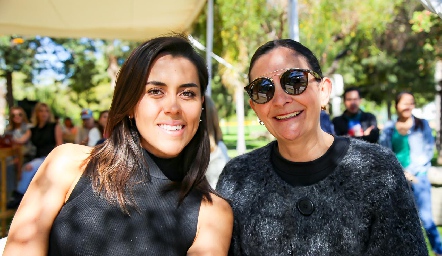  Ale y Marcela Valle.