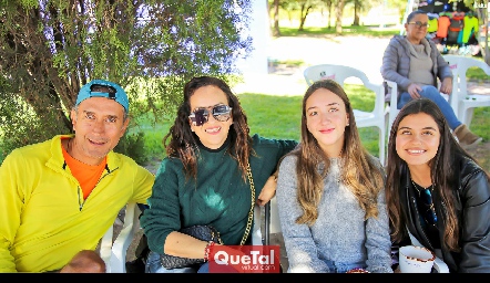  Eduardo Siller, Katia Horner, Eugenia Martínez y Andrea Merás.