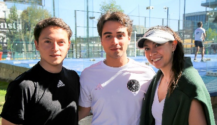  Hugo Aguilar Marcelo Martel y Ale Loredo.