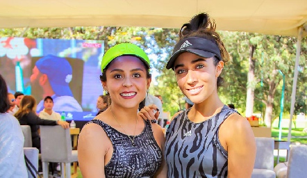  Paulina y Ana Paula.