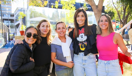  Cristina, Priscila, Ana Rosa, Fernanda y Úrsula.