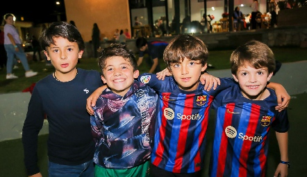  Jorge Torres, Tadeo Martínez, Patricio Castro y Lalin Lozano.