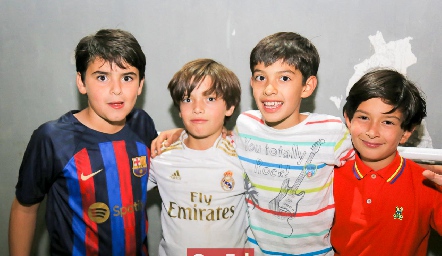  Joselo, José Pablo, Juan Pablo y Alulo.