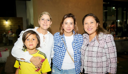  Patricio Trujillo, Carla Berasategui, Ale Rodríguez y Paloma Cruz.