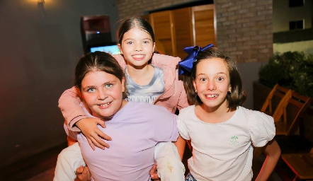  Inés, Vale Zermeño y Andrea Quintanilla.