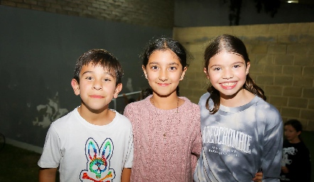  Alonso, Sofi y Vale.