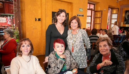  Alicia Villasusu, Evangelina Rueda, Claudia González, Nona Berrones y Malusa Alcocer.