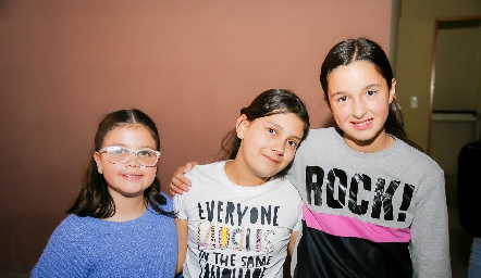  Valentina Mercado, Eugenia Vaconier y Loreta Benavente.