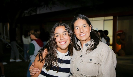  Martha Morales y Aranza Algara.