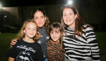 Ana Vergara, Ana Nava, Gaby Sarquis y Gaby Suarez.