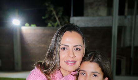  Ivón Méndez y Roberta CAstanedo.