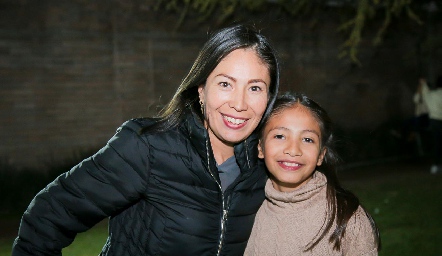  Nelly Samudio y Yadira Benites.