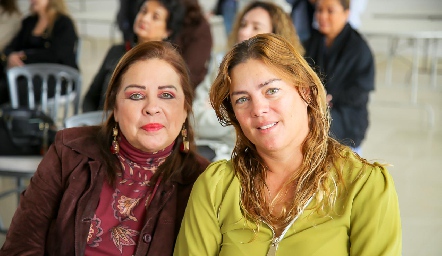  Silvia Esparza y Silvia Garza.