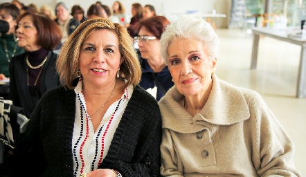  Arminda Arreola y Yolanda Hasman.