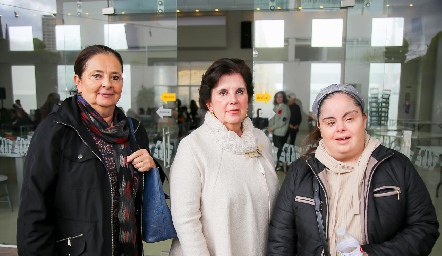  Patricia Sanders, Luisa Sanders y Carolina Fernández.