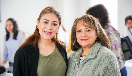  Alejandra y Tere Dimas.