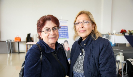  Lucia Montes y Alejandrina Torres.