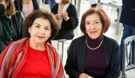  Nora Villareal y Ángeles Guerra.