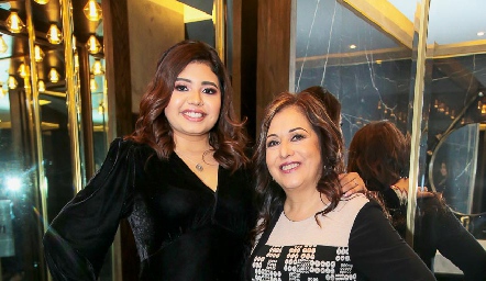  Elizabeth Vázquez y Elizabeth Coronado.