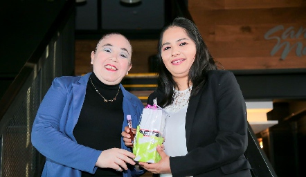 Nohemí Alvarado y Tania Castillo.