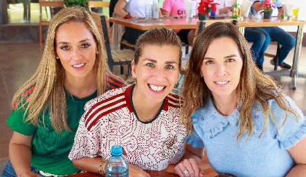  María Torres, Sofía Múzquiz y Eunice Camacho.