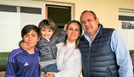 José María, Santiago, María José y José Luis Rueda.