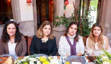  Alejandra Gutiérrez, Dora Díaz, Margarita Martínez y Lucía Cabrera.