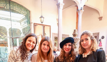  Primas, Sofía Cabrera, Lucía Cabrera, Iza Garza y Dora Díaz.