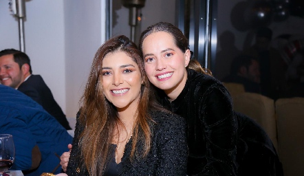 Janeth Tolentino y Ale Salinas.