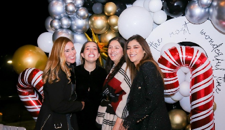  Daniela Ausucua,  Alejandra Salinas, María José Mata y Janeth Tolentino.