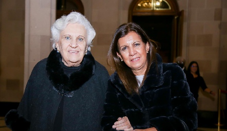 Julia Gómez y Silvia Bueno.