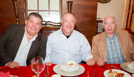 Roberto Solano, Oscar Hernández y Sergio.