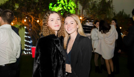  Ale Mendizábal y Fernanda Obregón.