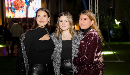  Alana Villarreal, Christiann Cambeses y Regina Martínez.