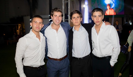  Daniel Carreras, Galo Galván, Mau Galván y Santiago Morales.