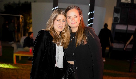  Isa Galván y Ale Martins.