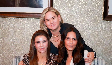  Lupita Mercado, Daniela Benavente y Claudia Artolózaga.