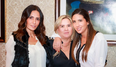  Claudia Artolózaga, Daniela Benavente y Blanca Cantú.