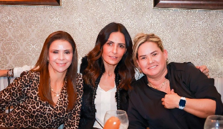  Lupita Mercado, Claudia Artolózaga y Daniela Benavente.