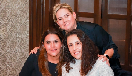  Gabriela Díaz Infante, Daniela Benavente y Mariana Hernández.